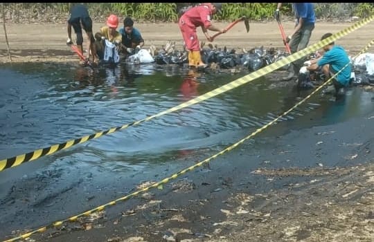 Pipa Bocor, Pengawasan Bobrok. Pertamina Adera Didesak Bertanggung Jawab