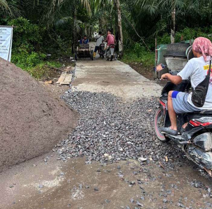 Mimpi Petani Terwujud, Jalan Cor Beton Dusun 2 Desa Sinar Dewa Permudah Akses Ekonomi