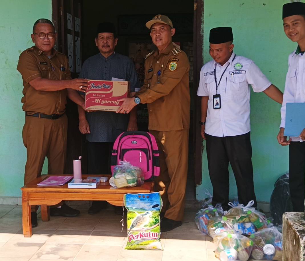 Pemkab PALI Hadir untuk Santri, Bupati Asgianto Salurkan Bantuan ke Ponpes Al-Razi
