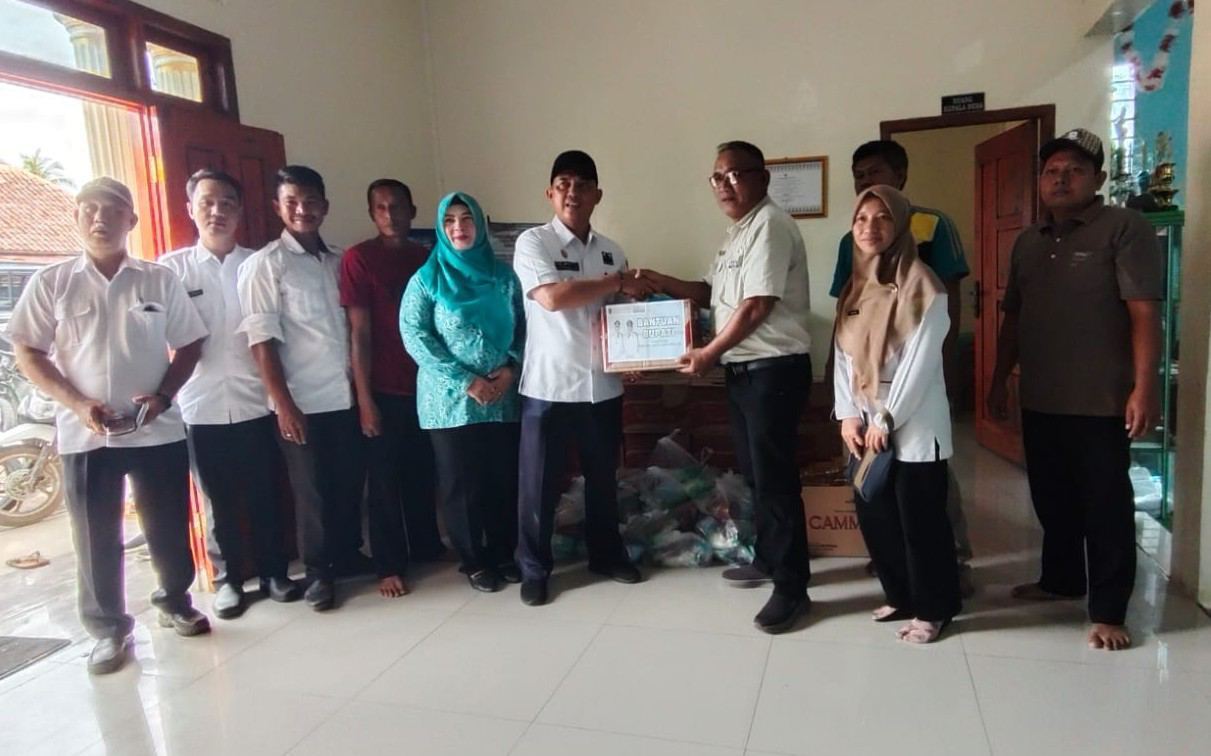 Pemerintah Kabupaten PALI Hadir di Tengah Warga Terdampak Banjir, Bupati Asgianto Salurkan Bantuan Sosial di Curup dan Tanah Abang Selatan